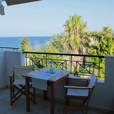 Fokais Beach Apartment Néa Fókaia Extérieur photo