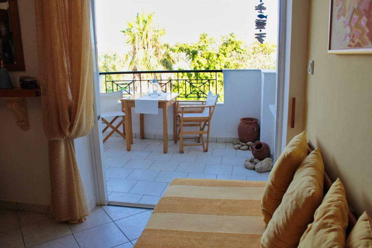 Fokais Beach Apartment Néa Fókaia Extérieur photo