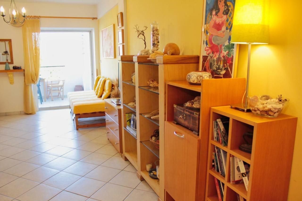 Fokais Beach Apartment Néa Fókaia Extérieur photo